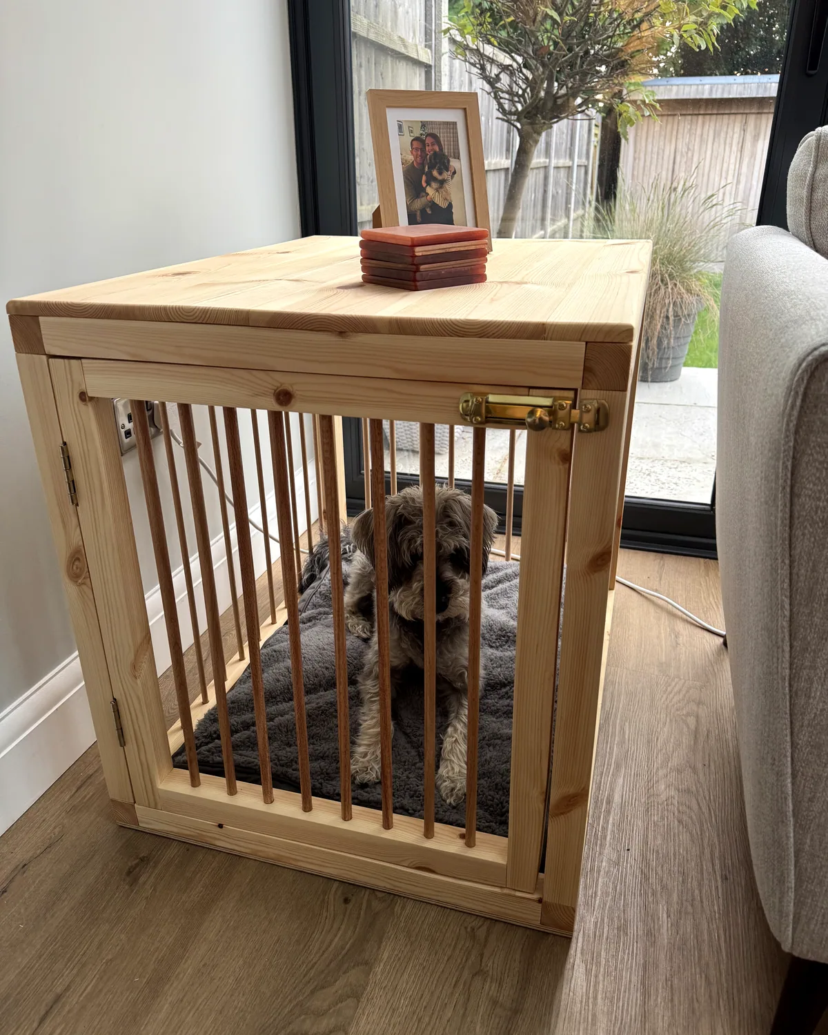 Dog Crate Table, main view